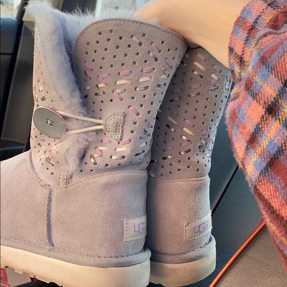 UGG’s - Picture 2 of 5